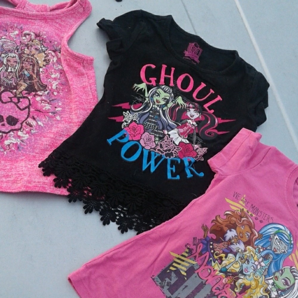 Set of 3 Monster High t-shirts.